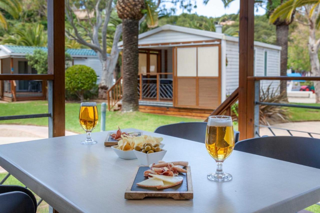 Camping Vila Village Sant Feliu de Buixalleu Eksteriør bilde